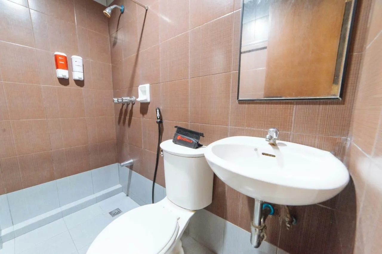 Reddoorz Near Olongapo Bus Terminal Hotel